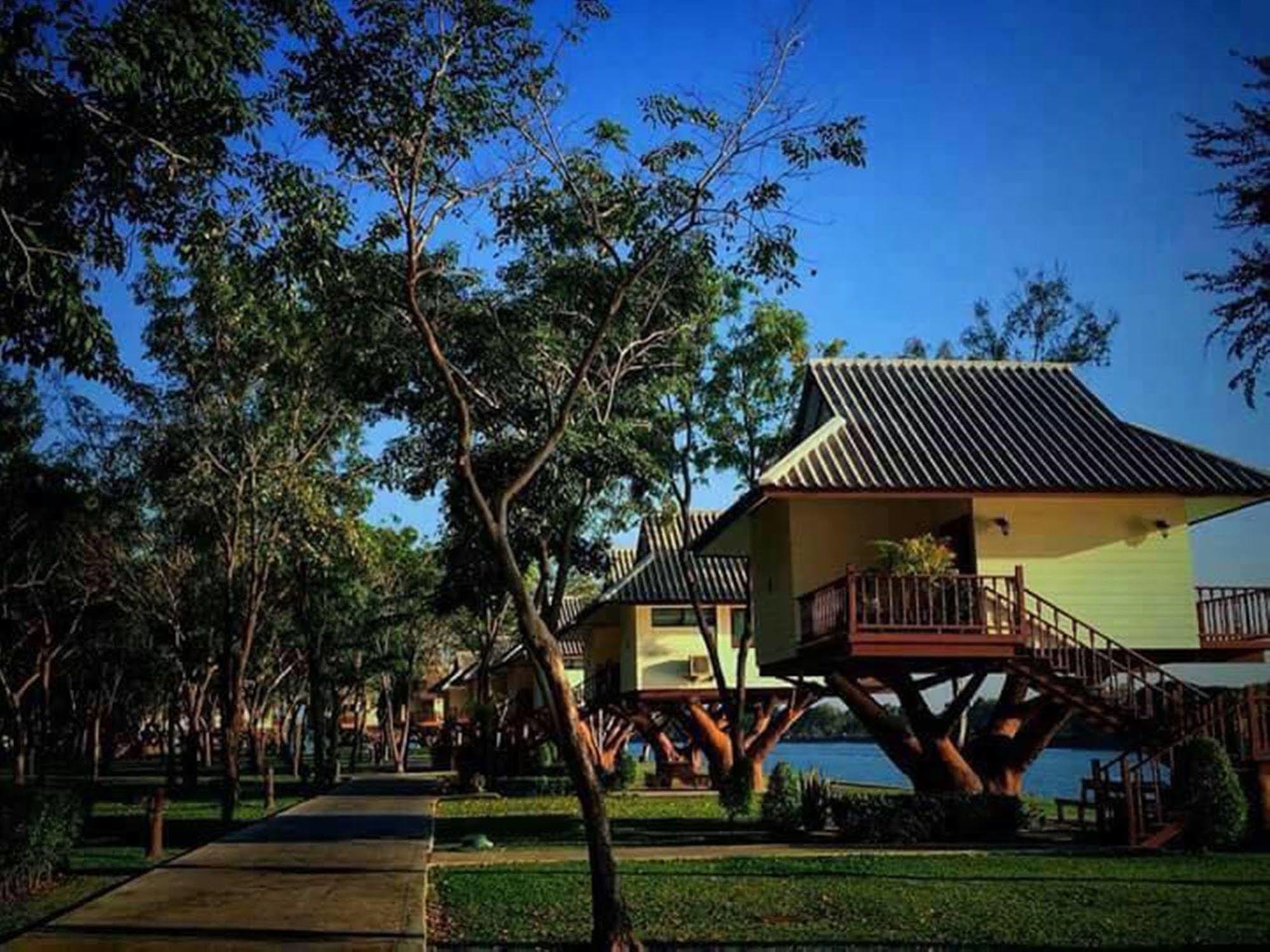 Bungchawak Resort Doem Bang Nang Buat Exterior photo